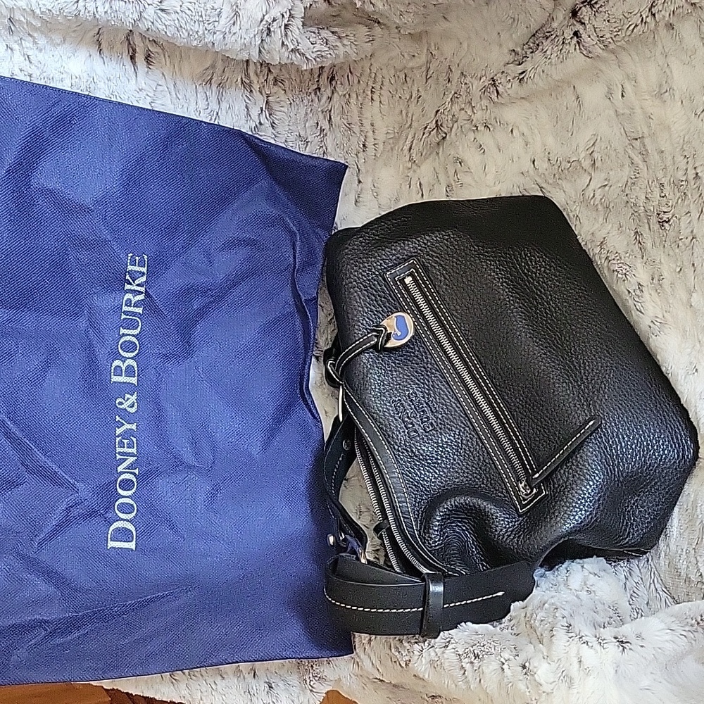 Dooney and Bourke ladies black  shoulder bag